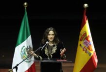 Madrid mayor’s pro-Conquest rhetoric sours her visit to Mexico for many